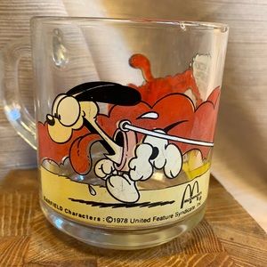 McDonald’s uber RARE 1978 Garfield Anchor cup